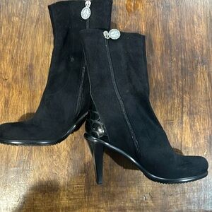 NWOT Donald J Pliner boots